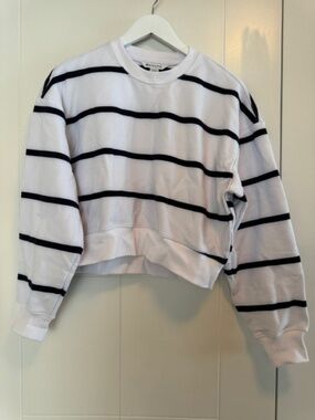 ATHLETA - HEAVY WEIGHT TERRY COTTON CROP - White/Navy stripes - Size S